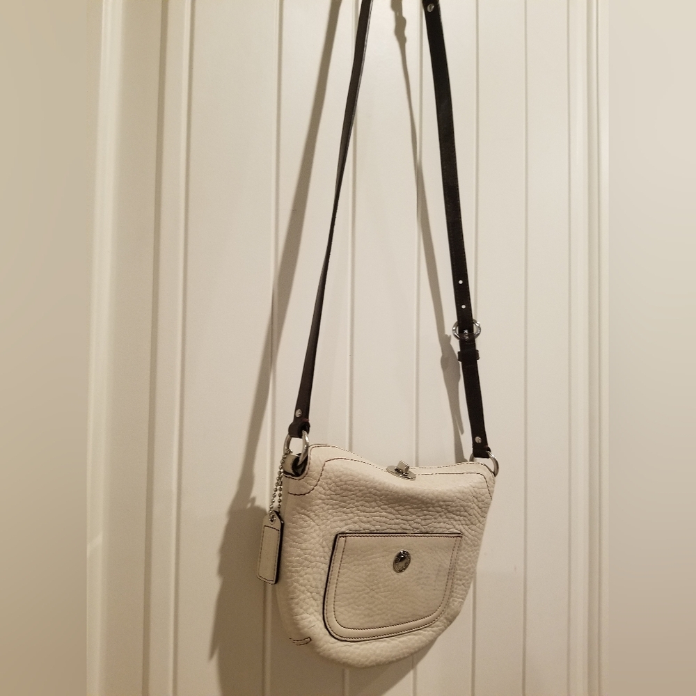 Coach Pebble Leather Chelsea - Picture 9 of 9